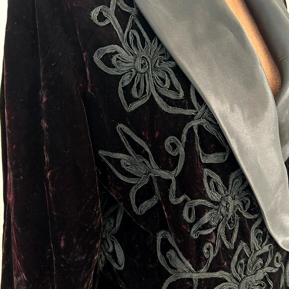 Vintage Victoria's Secret Gold Label Velvet Robe Wrap Sz. Medium with Flaws - Picture 11 of 15